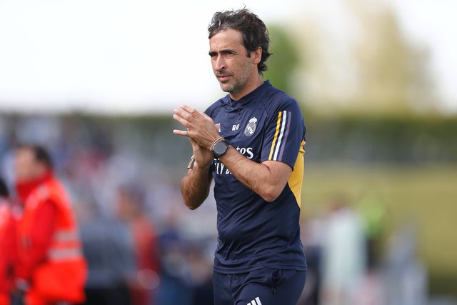 Raúl González vai deixar o Castilla mas pode continuar no Real Madrid