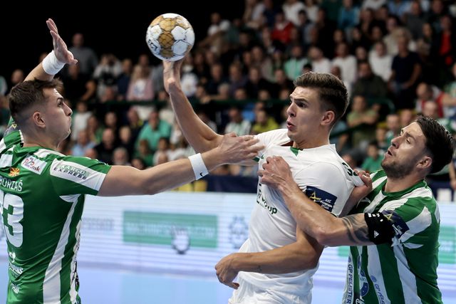 Sporting sofre golo no último minuto e empata para a Champions