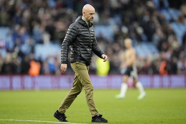 Ten Hag manda construir muro para manter treinos do Man.United em segredo