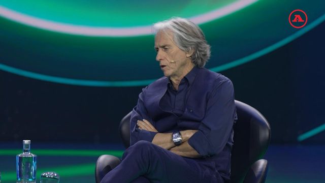 Jorge Jesus desfaz-se em elogios a Cristiano Ronaldo