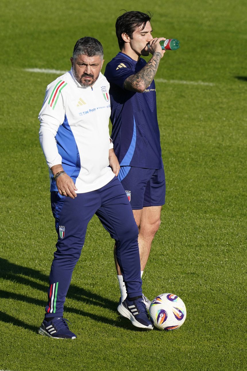 Gennaro Gattuso e Sandro Tonali em treino da seleção italiana