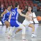 Joana Soeiro, base do Benfica, em ação no jogo contra o Baxi Ferrol, da EuroTaça (FIBA)