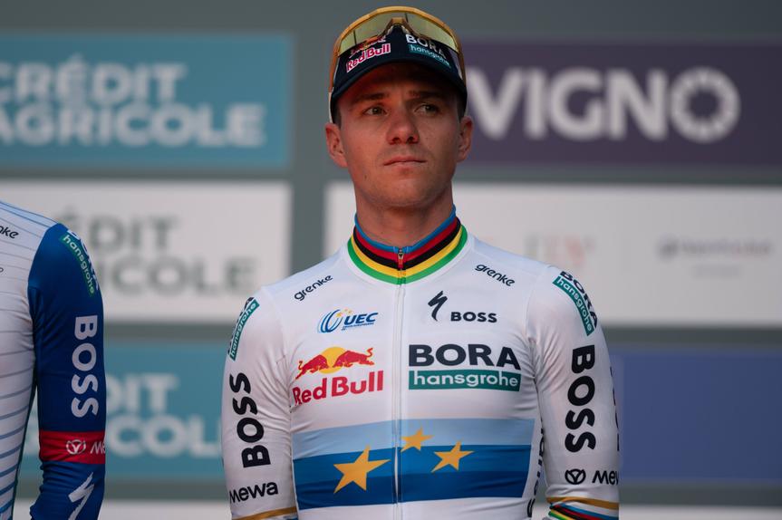 Remco Evenepoel estreia a recém-conquistada camisola de campeão da Europa de fundo na Volta à Lombardia