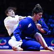 Patrícia Sampaio (de azul) no combate pelo bronze no Mundial de Baku (foto IJF)