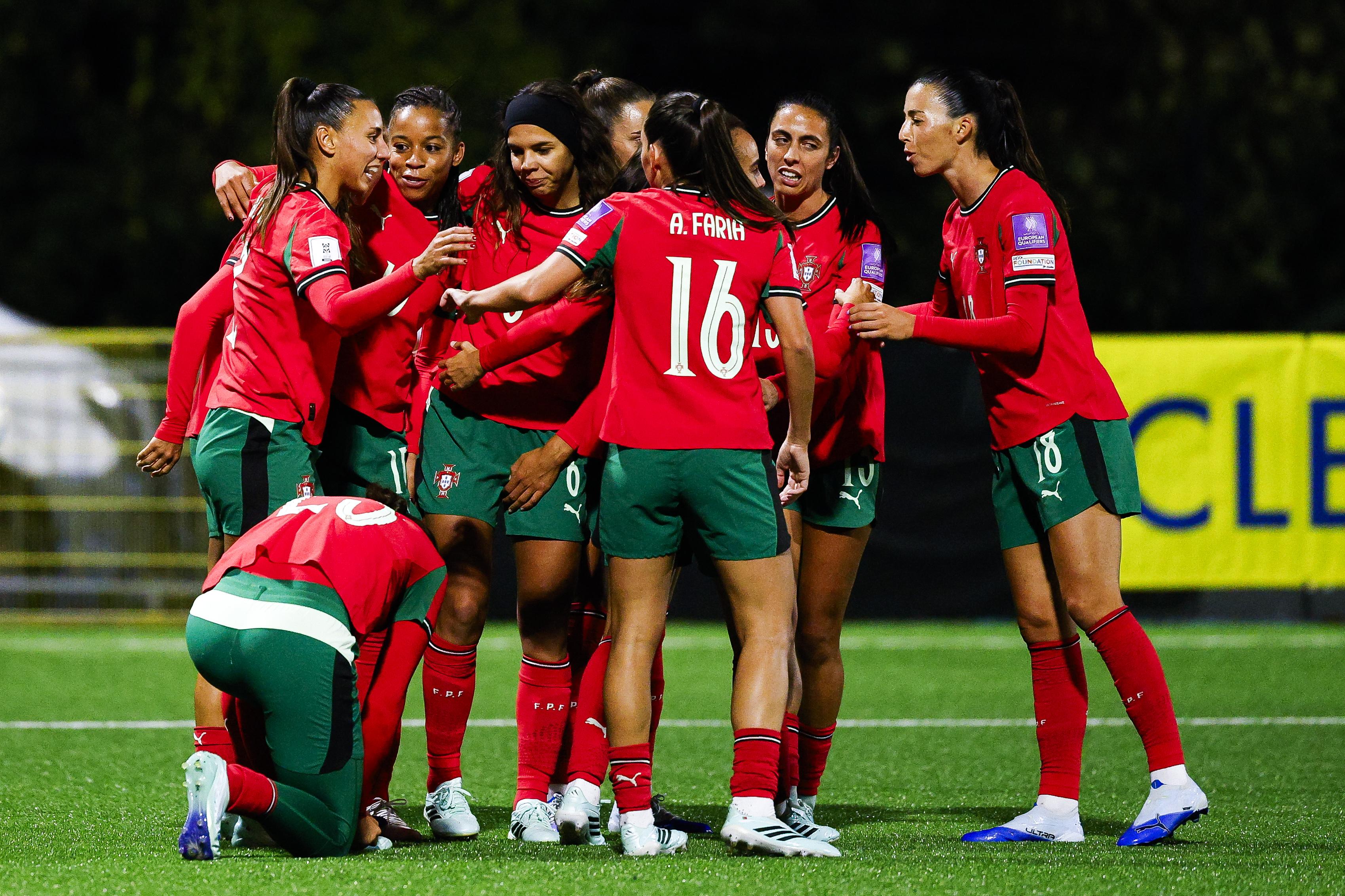 Navegadoras golearam a Irlanda do Norte por 4-0, na primeira mão do primeiro 'play-off' de apuramento para o Mundial — Foto: FPF