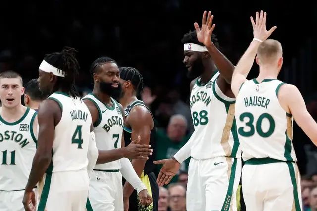 Jaylen Brown e Neemias Queta partilharam o balneário durante três épocas