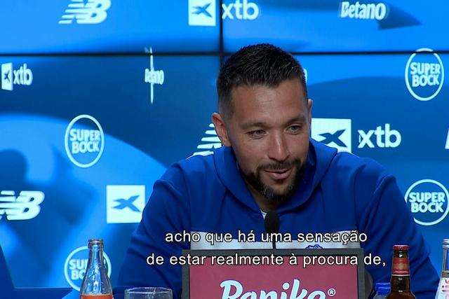 Farioli e a novela Ronaldo-Jesus: «Mesmo que não quisesse ver...»