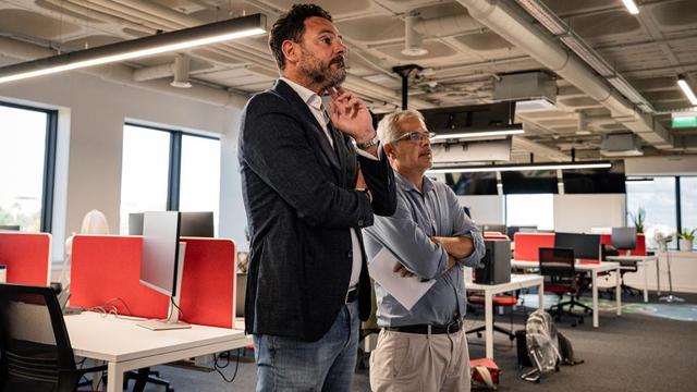 Jose María Gallego visitou as instalações de A BOLA (Foto Mariana Tenório)