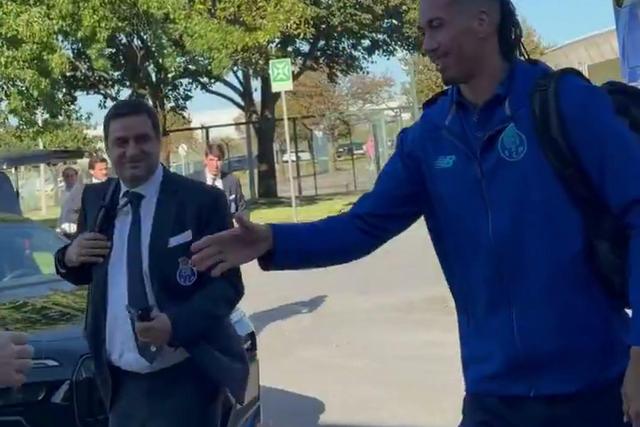 Villas-Boas recebeu os jogadores no Aeroporto Francisco Sá Carneiro