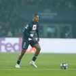Kimpembe volta aos treinos nove meses depois