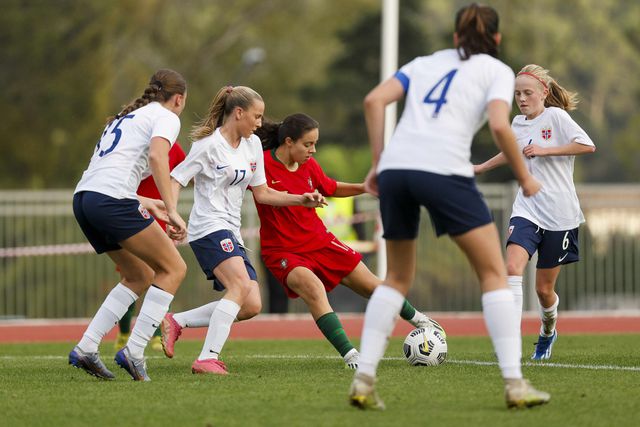Seleção feminina sub-16 soma nova derrota contra a Noruega
