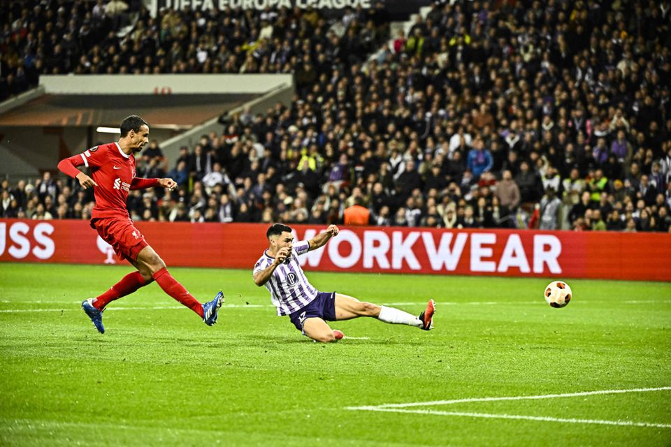 Liverpool perde em Toulouse mas mantém primeiro lugar do Grupo E