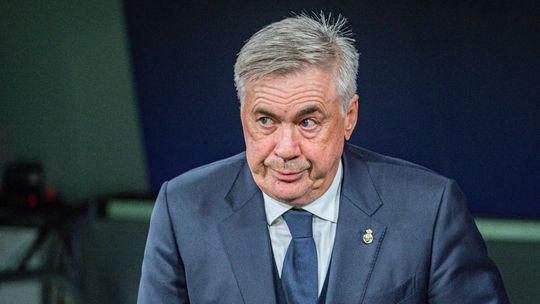 'Gaffe' de Ancelotti antes de explicar ida ao mercado por centrais (vídeo)