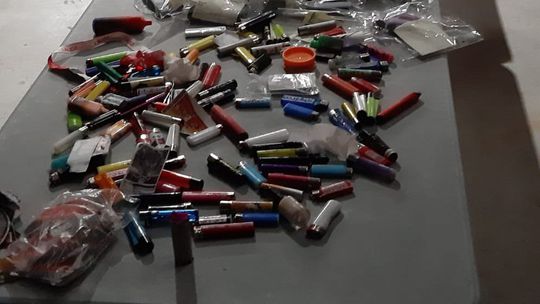 Fotos: o material confiscado aos adeptos do Benfica no estádio da Real Sociedad