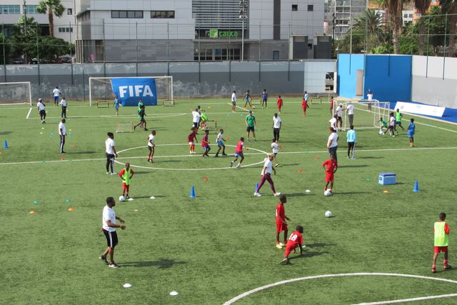 FIFA: programa ‘Futebol para as Escolas’ ajuda crianças de Cabo Verde
