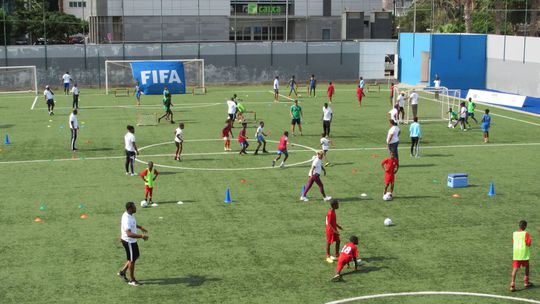 FIFA: programa ‘Futebol para as Escolas’ ajuda crianças de Cabo Verde
