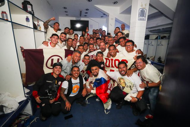 FC Porto solidário: Rival apaga luzes para não ver festa do novo campeão peruano (vídeo)