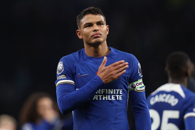 Presidente do Fluminense já conversa com Thiago Silva na perspetiva de o contratar