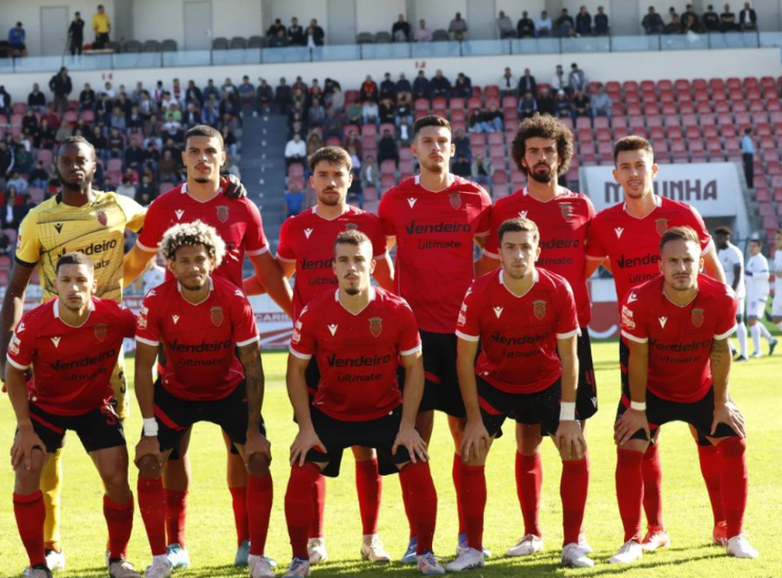 Equipa do PEnafiel tira a habitual fotografia antes de cada jogo