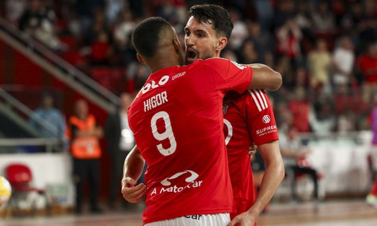 Benfica sofre, persiste e chega ao pleno de vitórias