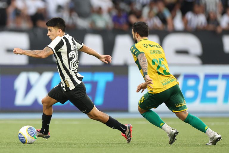 Nulo no Botafogo-Cuiabá aproxima Abel Ferreira de Artur Jorge