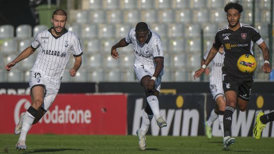 Destaques do Farense: magia de Baldé ferida com um 'galo' de Pinto