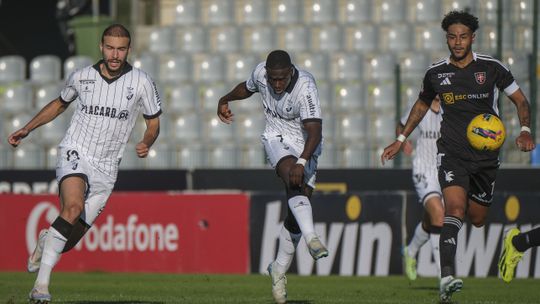 Destaques do Farense: magia de Baldé ferida com um 'galo' de Pinto