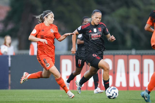 Benfica segue líder e 100% vitorioso