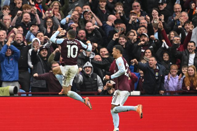 Emiliano Buendía, médio-ofensivo