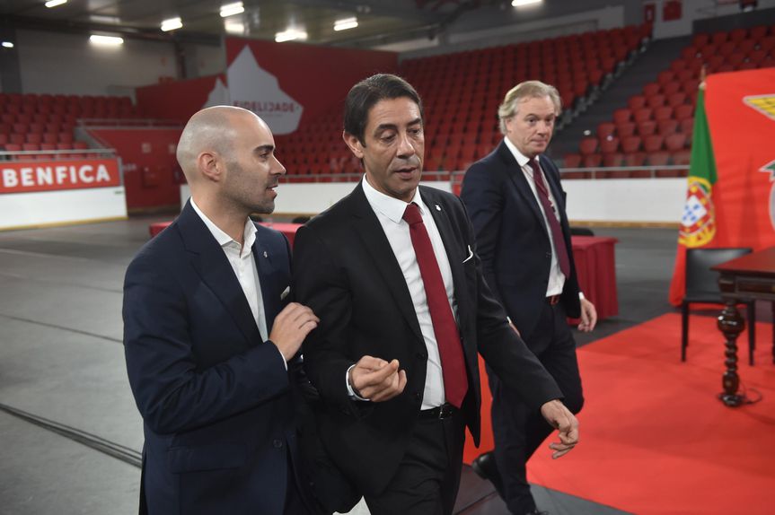 Rui Costa, presidente reeleito no Benfica, com João Diogo Manteigas, candidato derrotado na primeira volta - Foto: Miguel Nunes