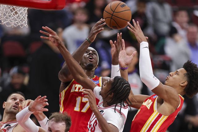 Hawks surpreendem e derrotam os Lakers