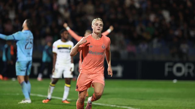 Victor Froholdt adiantou o FC Porto aos 36'  (Foto: Kapta +/Catarina Morais)