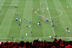 Mourinho furioso persegue árbitro Gustavo Correia