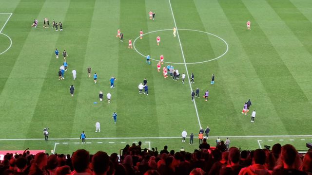 Mourinho furioso persegue árbitro Gustavo Correia