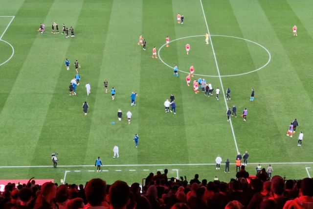 Mourinho furioso persegue árbitro Gustavo Correia