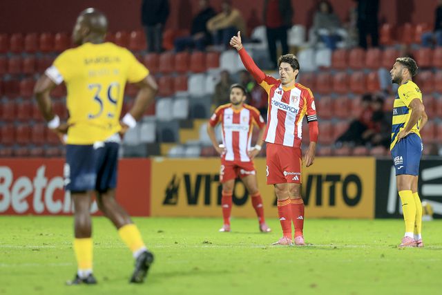 Aves SAD-Gil Vicente: chegou Nenê para 'tirar o pio'