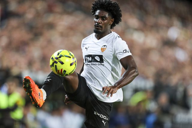 Thierry Correia, lateral-direito do Valência