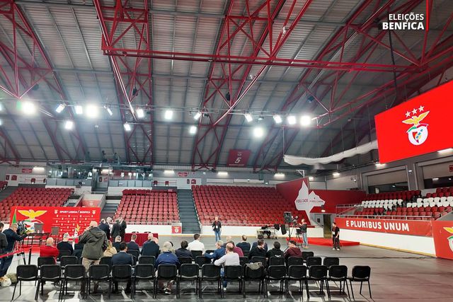 Martin Mayer foi um dos adversários de Rui Costa presentes na tomada de posse