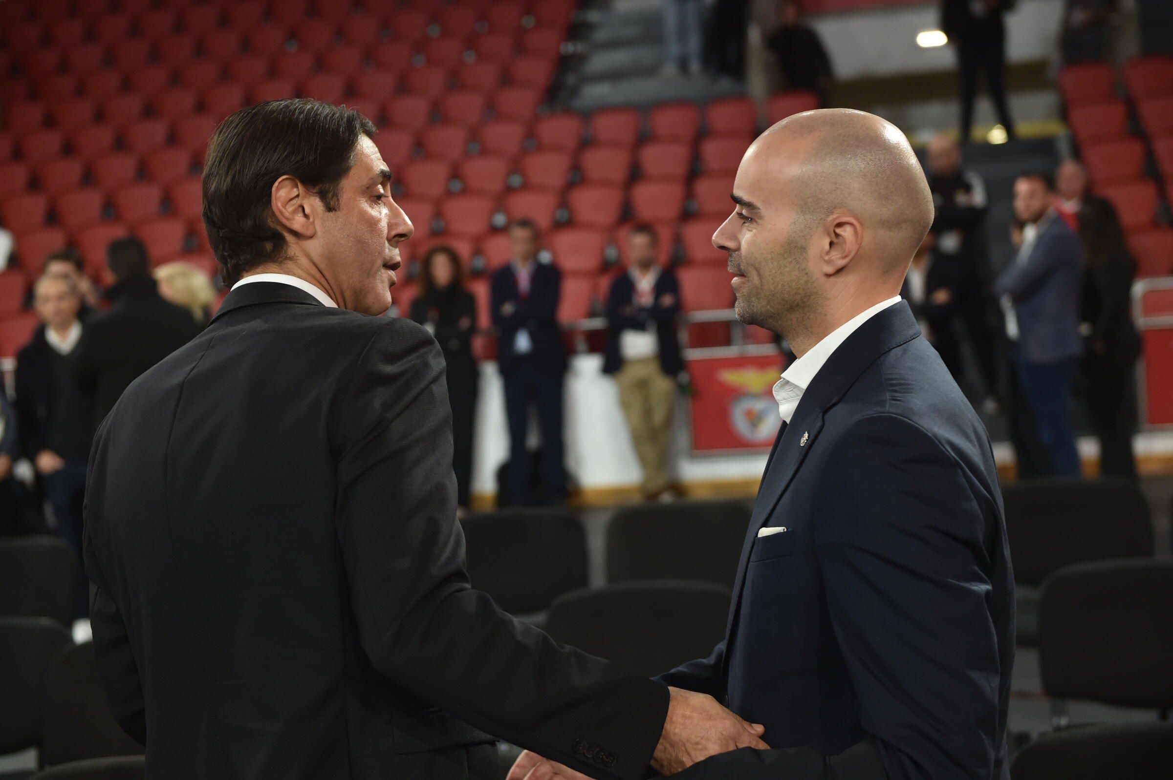 Rui Costa, presidente reeleito no Benfica, com João Diogo Manteigas, candidato derrotado na primeira volta - Foto: Miguel Nunes