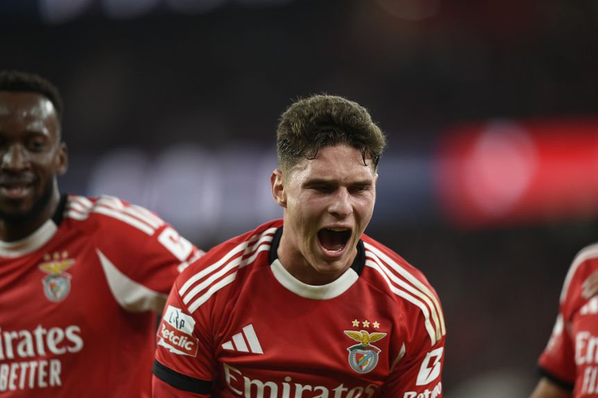 Sudakov marcou o primeiro golo do Benfica (Foto: Sérgio Santos)