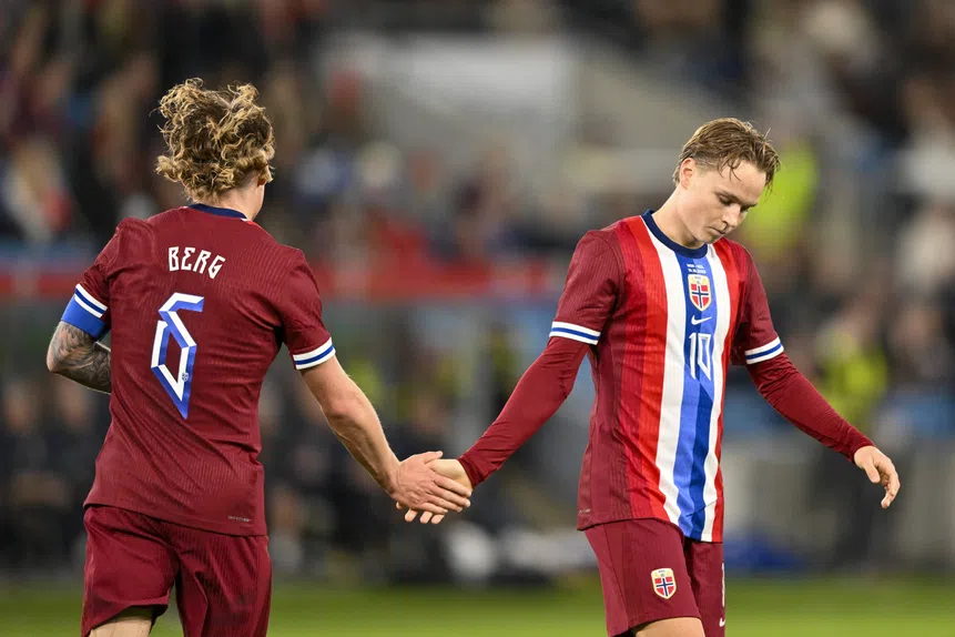 Schjelderup em apuros! Amigo estende a mão