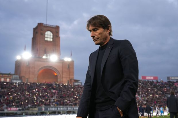 Antonio Conte, treinador do Nápoles