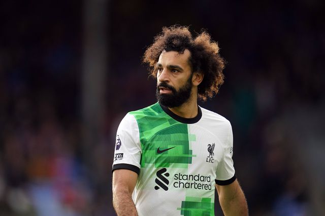 Liverpool quer continuar na liderança e United esquecer eliminação europeia