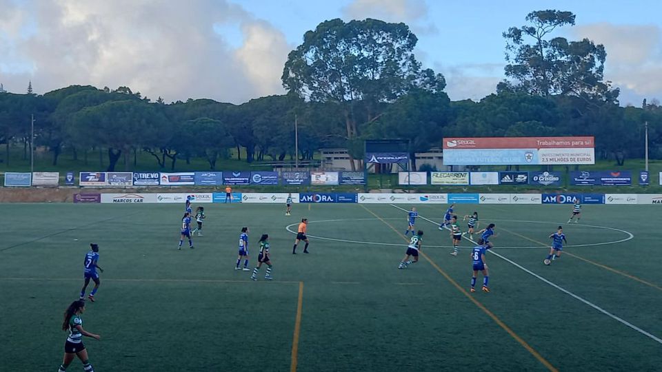 Sporting sofre mas elimina Amora