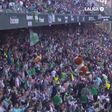 Adeptos do Betis atiram peluches para o relvado
