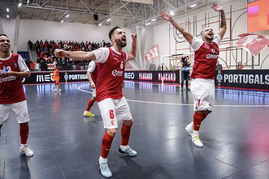 Mão cheia do SC Braga leva águia ao tapete