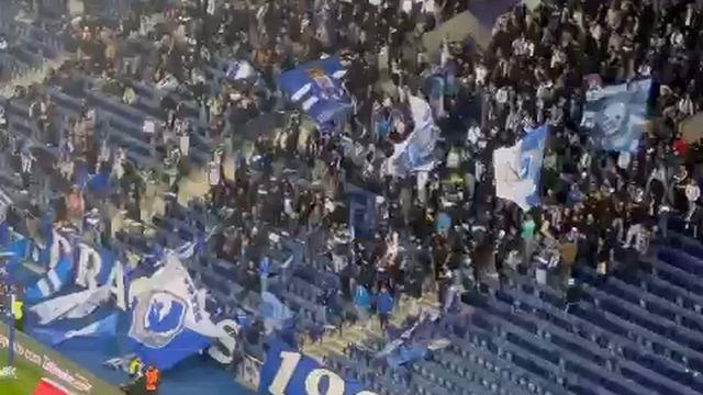 Super Dragões cantam «Pinto da Costa, allez» e bancadas assobiam