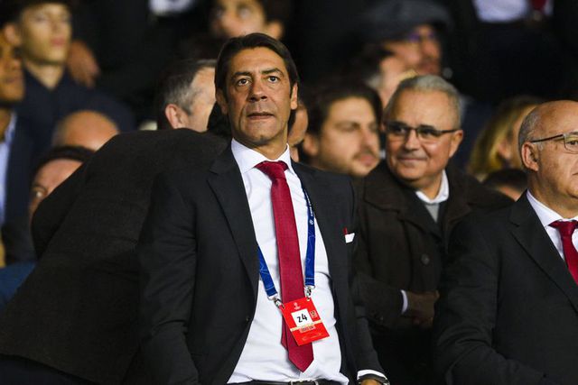 Rui Costa: «Não é este o respeito que o nosso treinador merece»