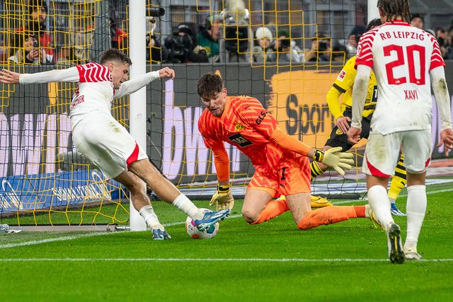 Kobel volta a defrontar Bellingham e a resposta é surpeeendente