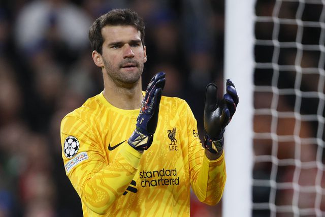 Alisson com futuro em aberto e turcos à espreita